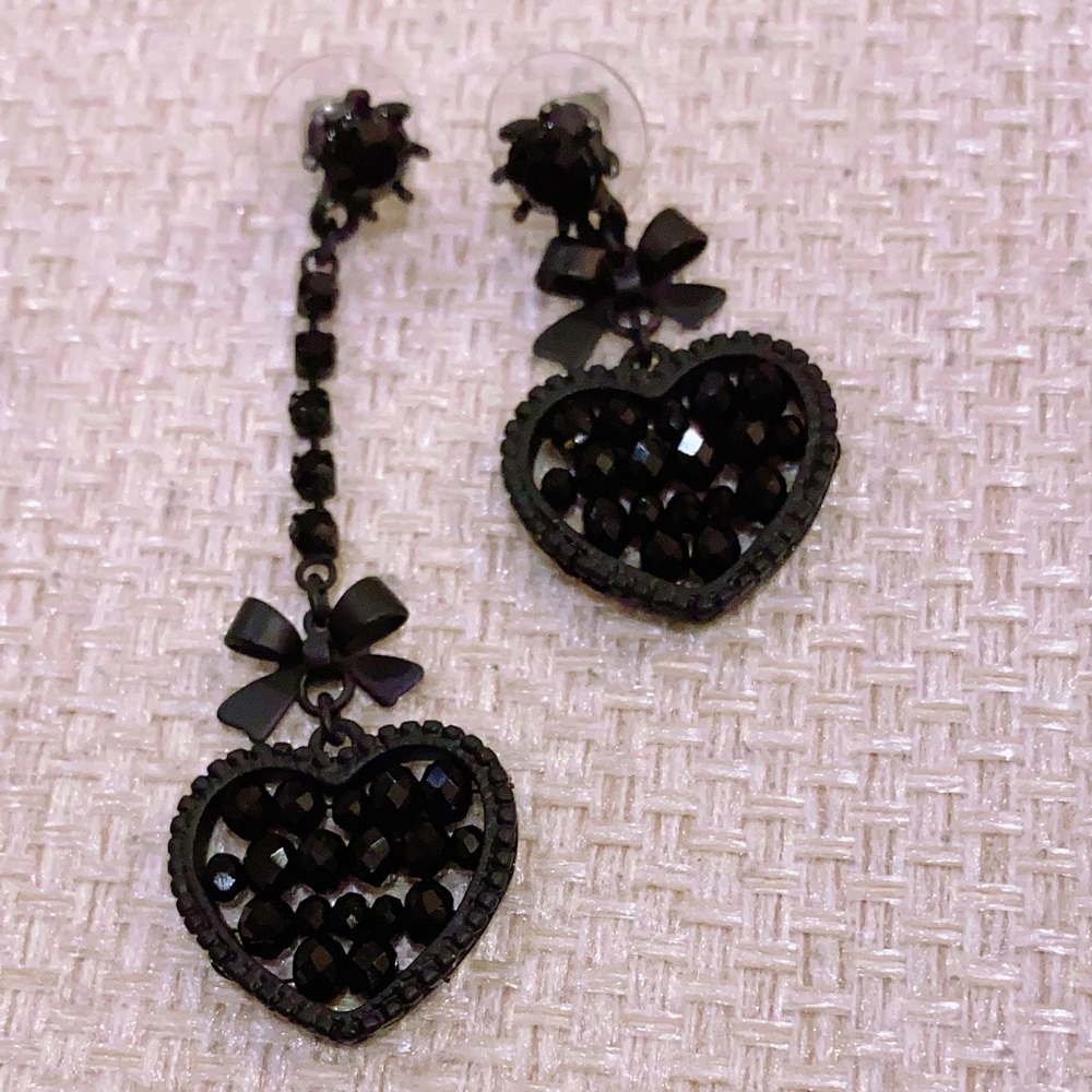 Black earings